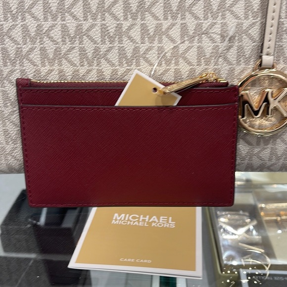 MICHAEL KORS
Jet Set Travel Medium Top Zip Leather Card Case Wallet 
Dark Cherry - Picture 14 of 16